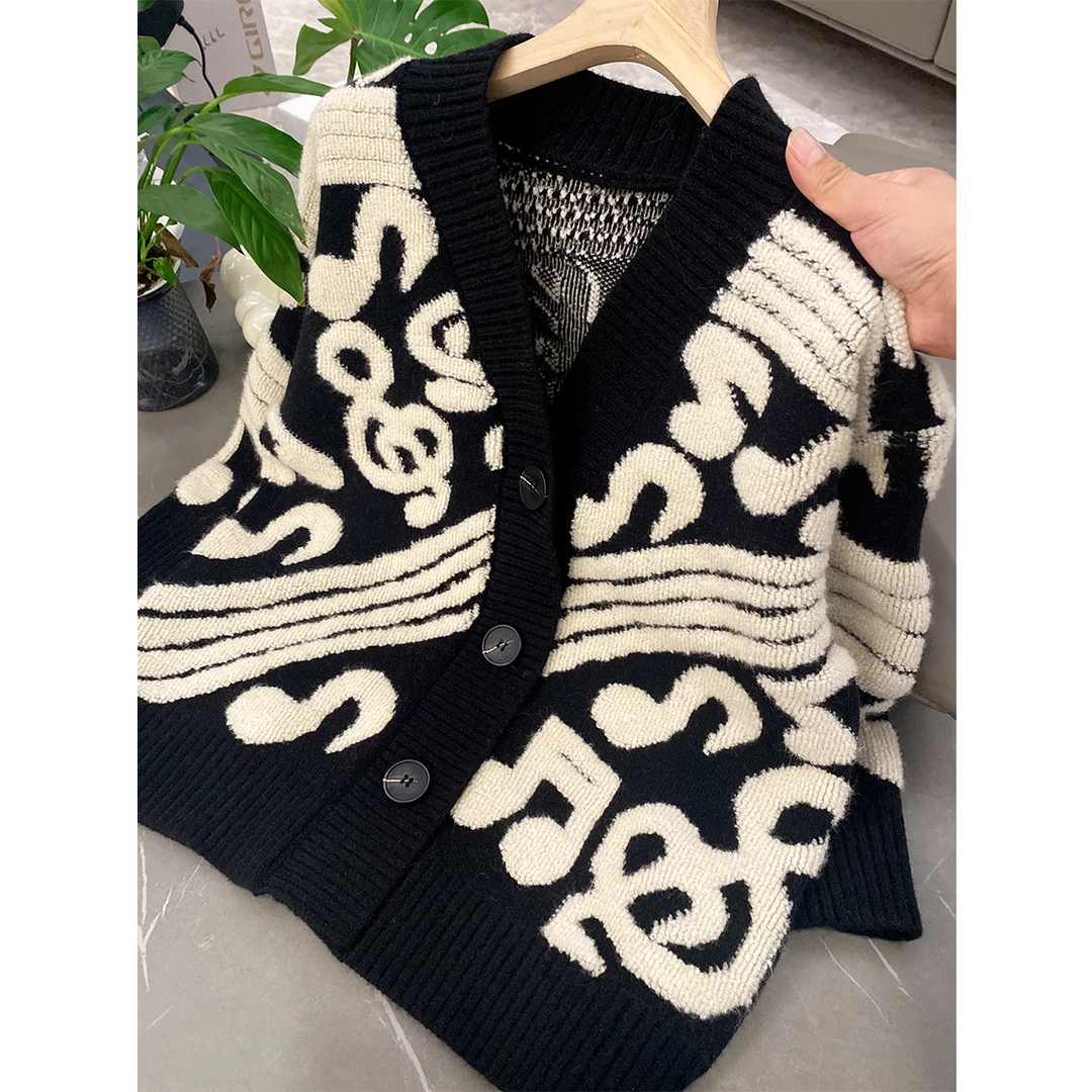 【音符】秋冬时尚休闲宽松拼色提花长袖针织开衫女士毛衣外套-9500