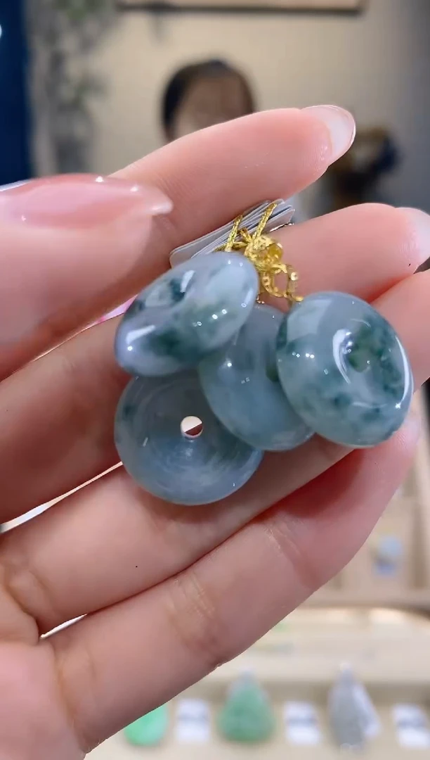 【闪购商品】翡翠颈饰18K金镶嵌平安扣多样性发货1件