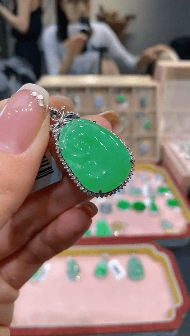 【闪购商品】翡翠颈饰18K金镶嵌如意