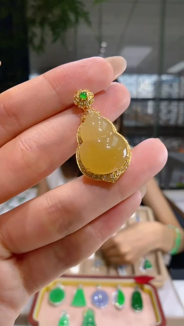 【闪购商品】翡翠吊坠(不含链)18K金镶嵌葫芦