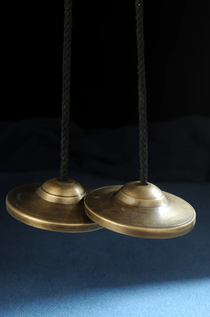 尼泊尔手工碰铃纯铜丁夏藏式打击乐器碰钟少数民族传统铜钹送铃套