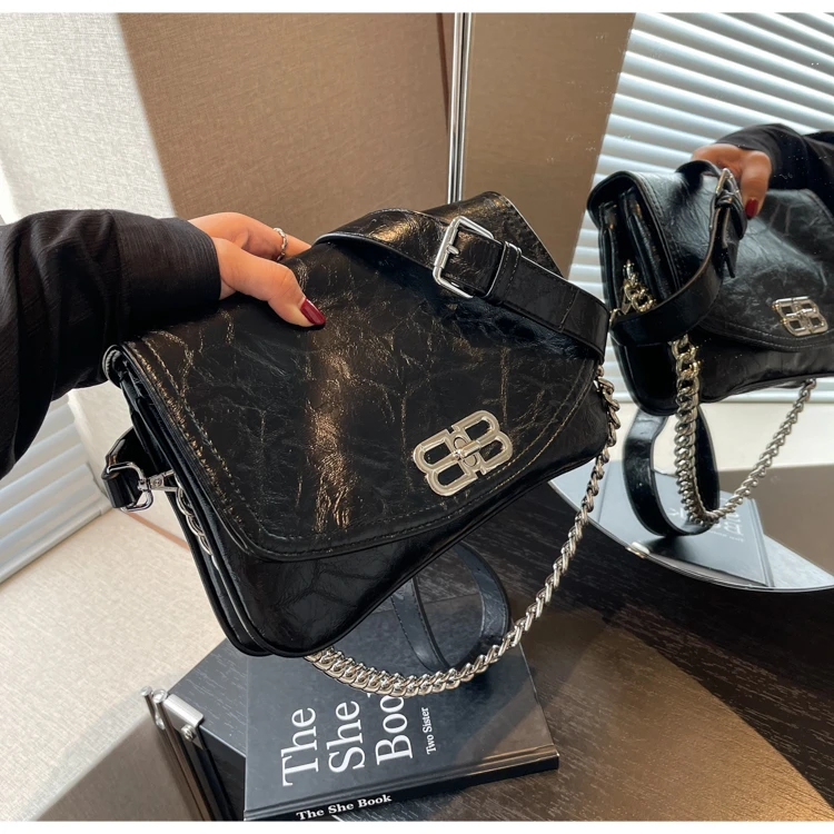 高级感辣妹机车包2023新款网红爆款链条腋下包大容量潮酷斜挎包