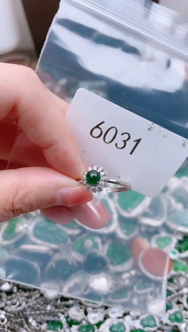 【闪购商品】翡翠颈饰22K金镶嵌6031
