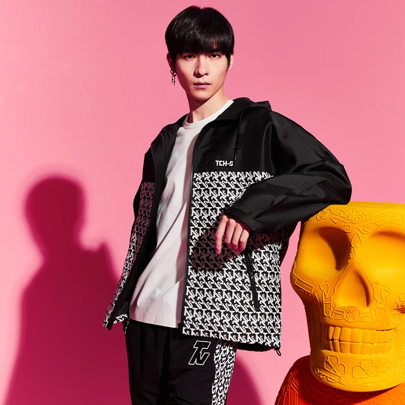 TCH潮牌字母银色烫钻时尚休闲时尚百搭洋气黑色外套S69C276019