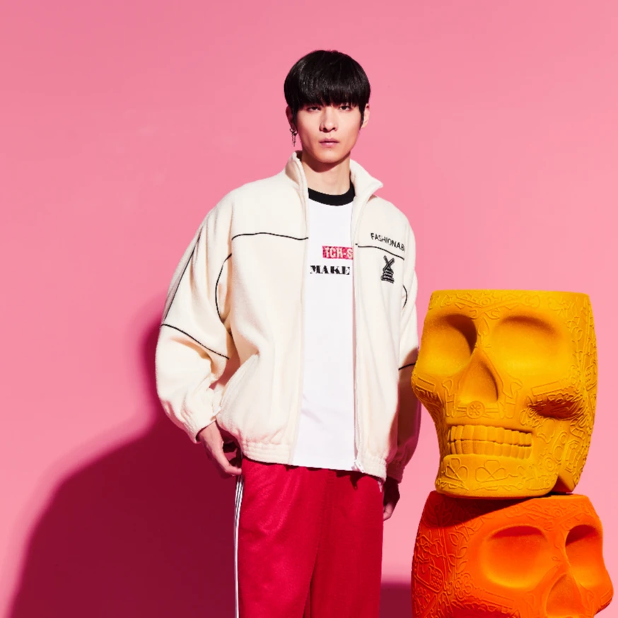 包头-TCH潮牌烫钻秋冬时尚运动宽松颗粒绒保暖米色外套S69D276010