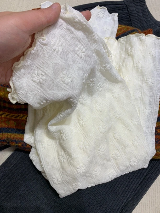 宝衣家  小花朵蕾丝打底衫