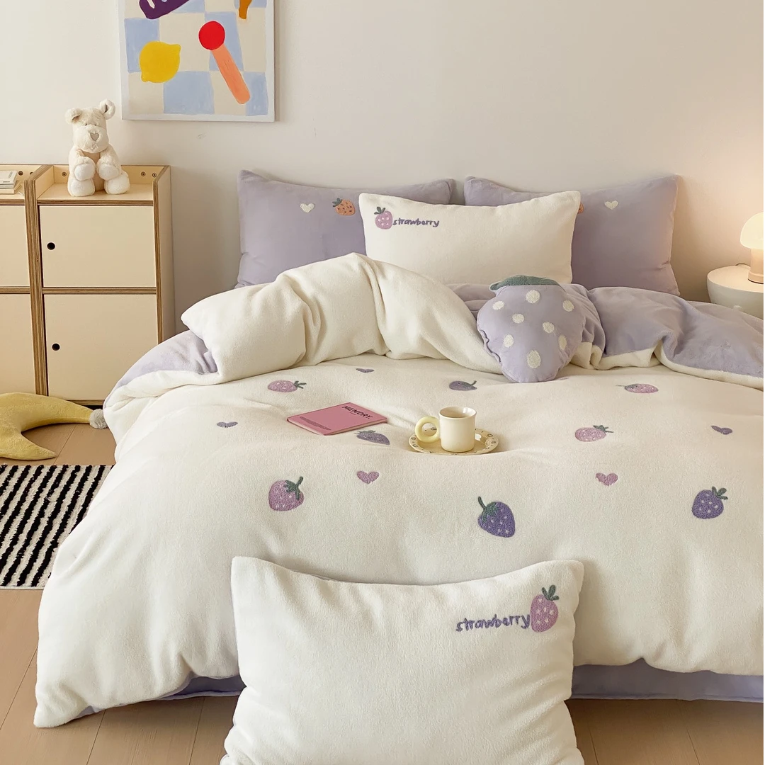 美如梦丨草莓朵朵 高克重绵羊绒四件套毛巾绣牛奶绒三件套床品