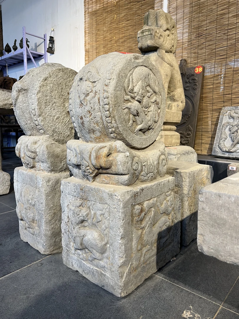 抱鼓石门墩，高80