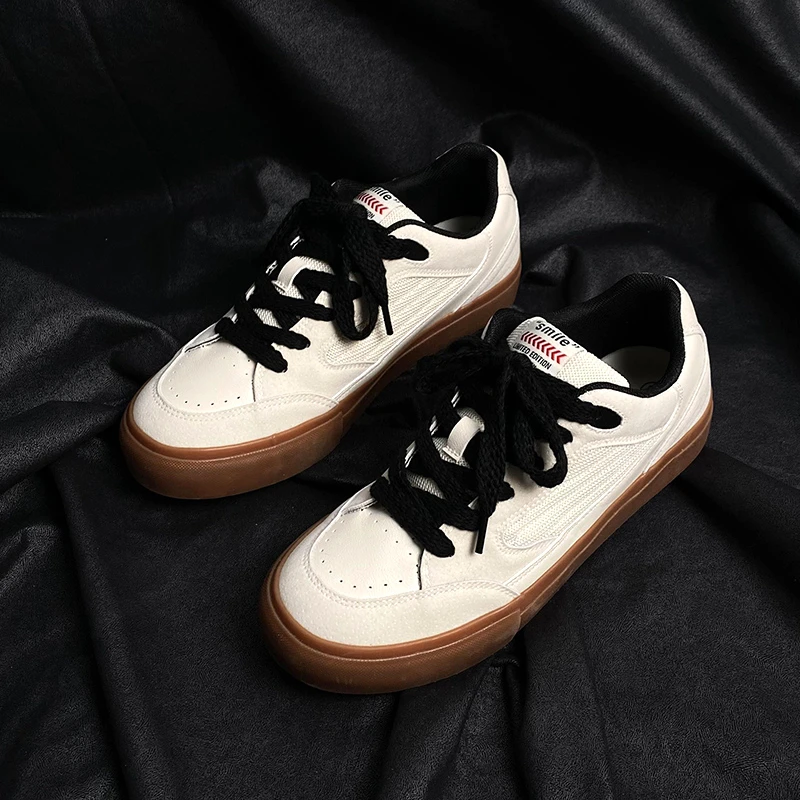 2024春季爆款低帮透气男鞋子潮鞋学生港风百搭板鞋男士休闲小白鞋