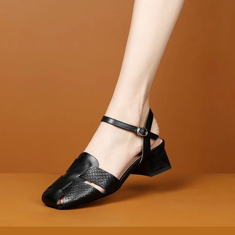 港风复古小众罗马包头凉鞋女夏2024年粗跟高档软皮仙女凉拖鞋外穿