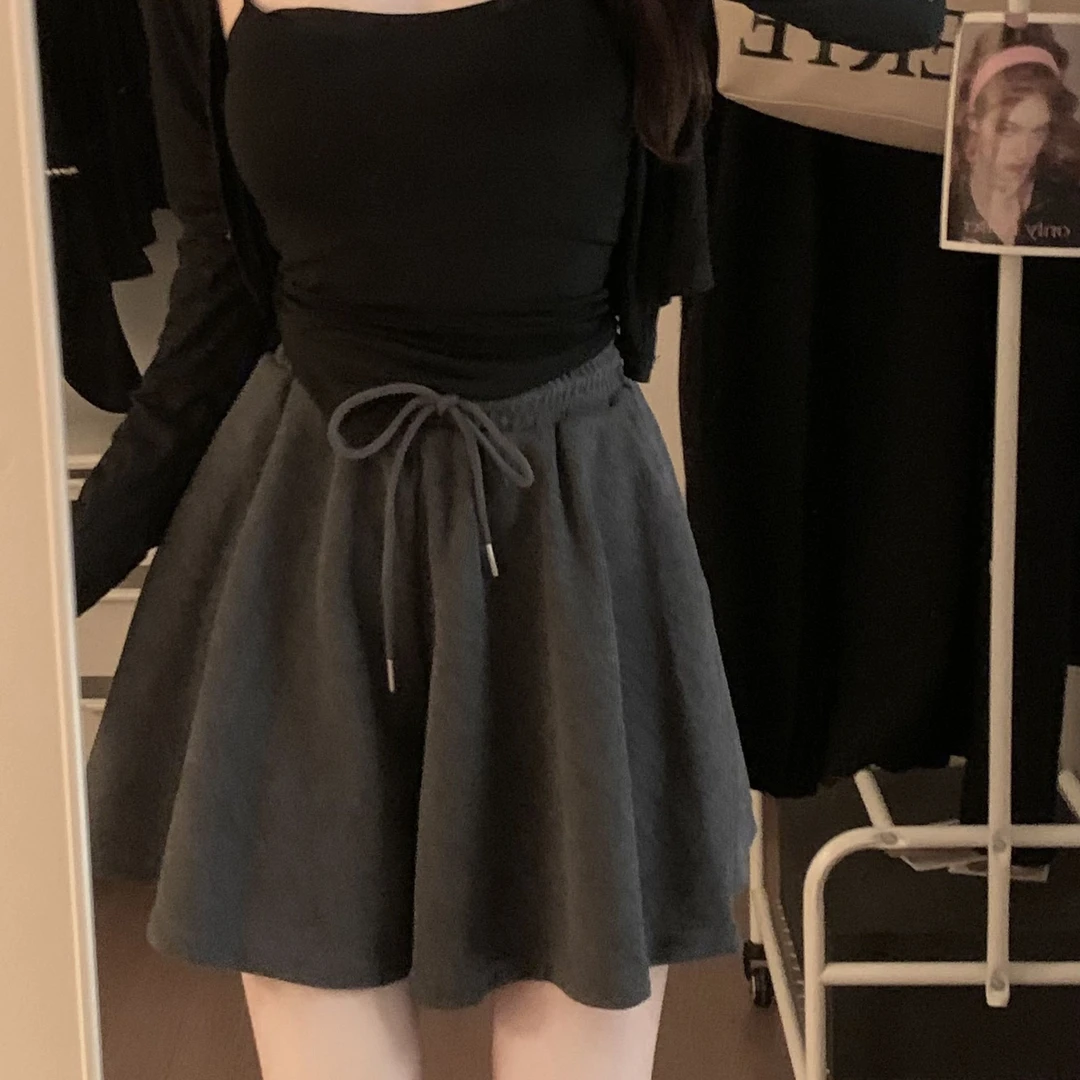 2024新款网红芭蕾风百褶短裤子女夏季显瘦松紧腰简约宽松百搭短裤