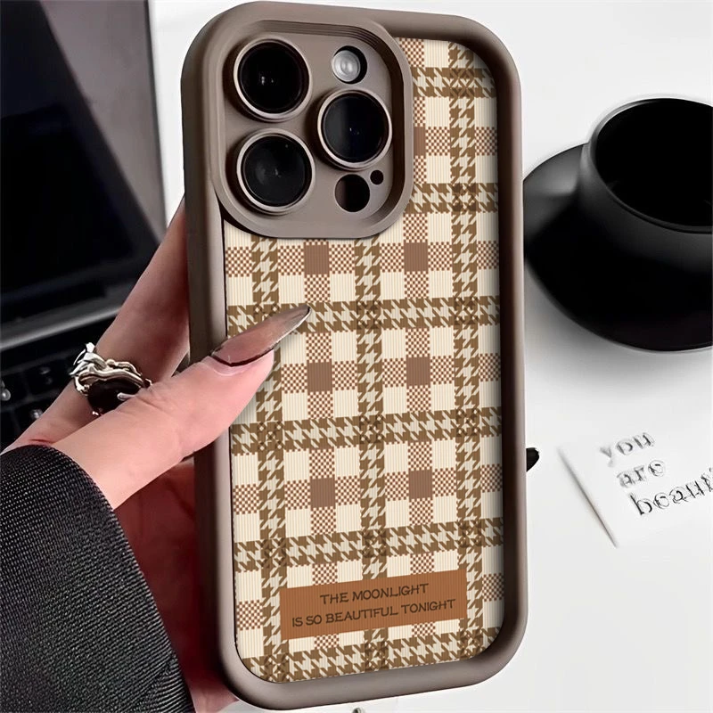 ins复古格纹iPhone14手机壳苹果15小众13promax高级11/12防摔XSXR