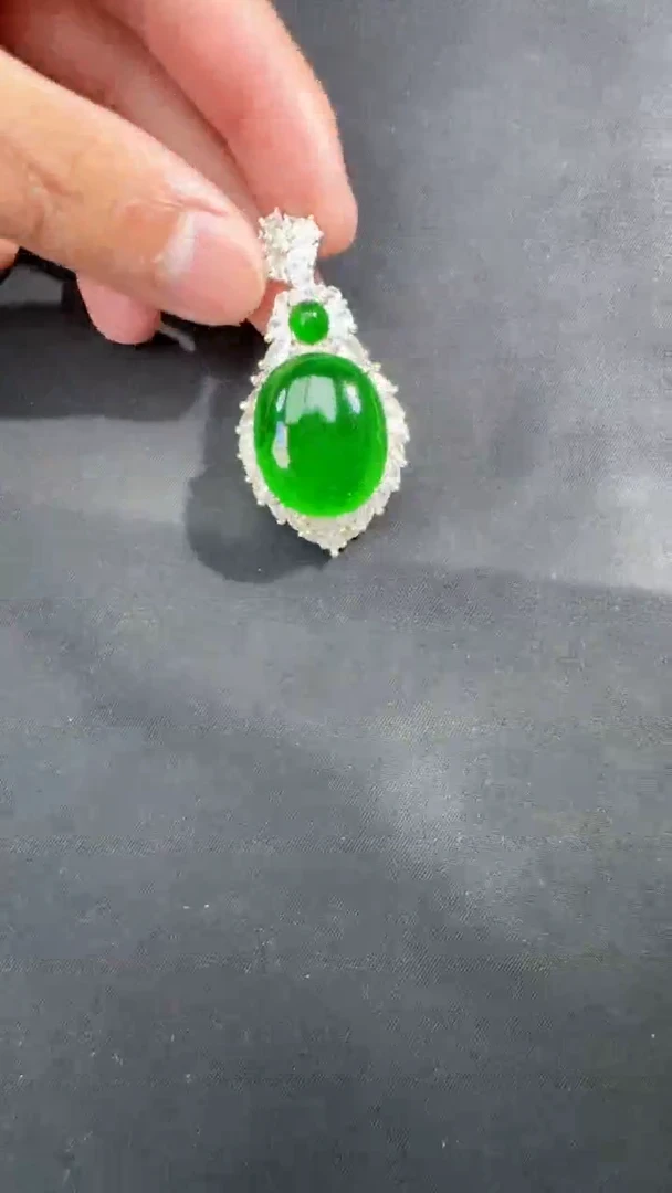 【闪购商品】定制翡翠未镶嵌鸽子蛋1