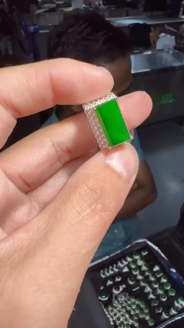 【闪购商品】定制翡翠未镶嵌戒指1