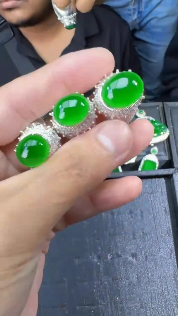 【闪购商品】定制翡翠未镶嵌蛋面1