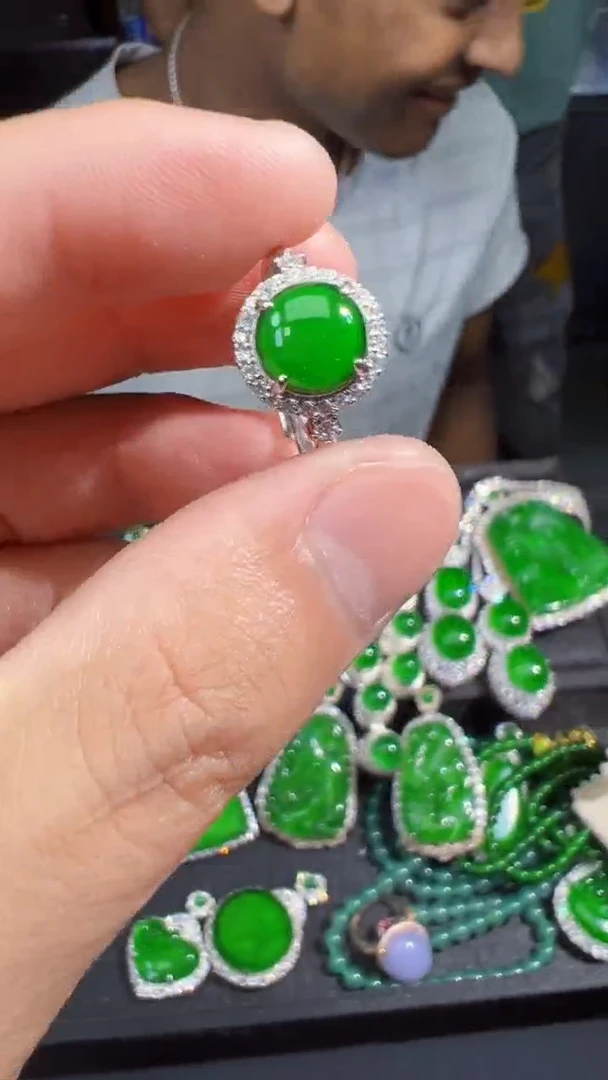 【闪购商品】定制翡翠未镶嵌戒指1