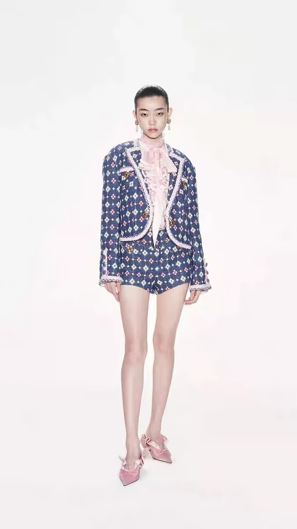 LeFame/拉飞姆24春蓝色提花铆钉短裤LF24C11SP143