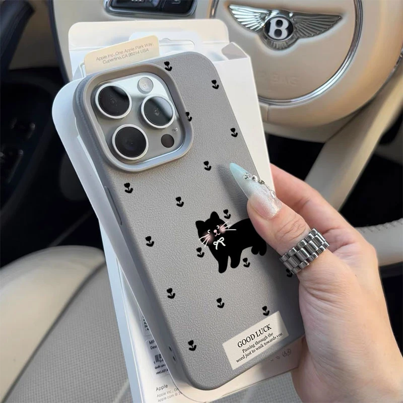 黑猫小花适用苹果16/15手机壳iPhone14promax13荔枝纹12软胶11Pro