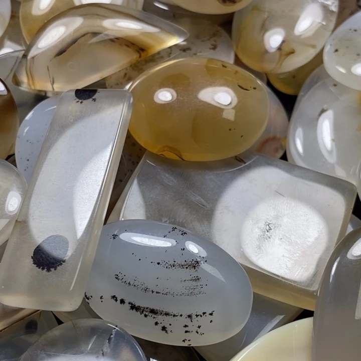 玛瑙/玉髓颈饰未镶嵌鹏