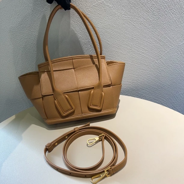 99新  蔚蓝中古北京 BV饼干色手提斜挎包 92351848