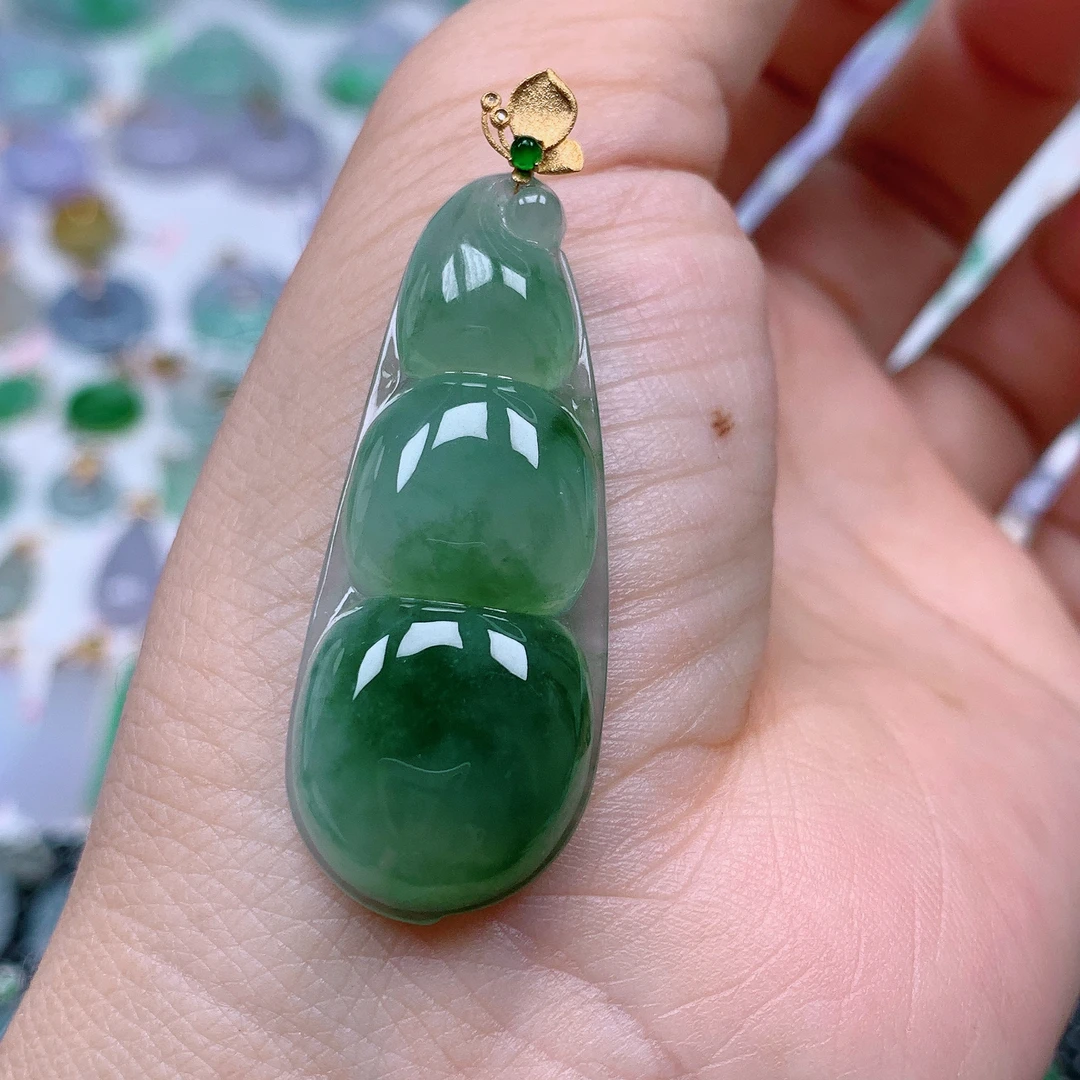 缅甸天然A货翡翠，冰晴飘花福豆233/1016尺寸42-16.5-6.4