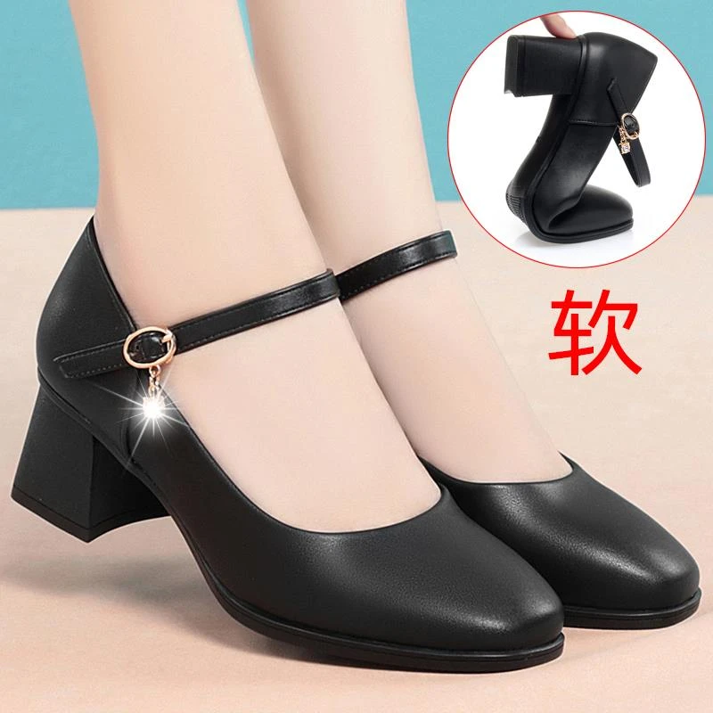 尚真皮软底一字扣带时尚跳舞走秀中老年妈妈鞋皮鞋工作鞋单鞋女鞋