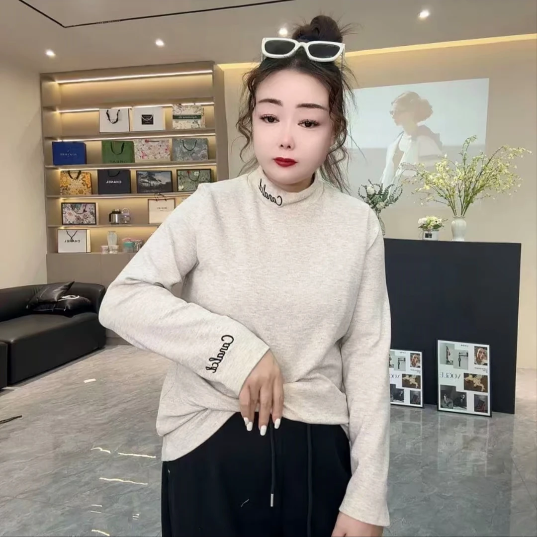 9808-大码女装秋冬新款软软糯米领口刺绣打底上衣