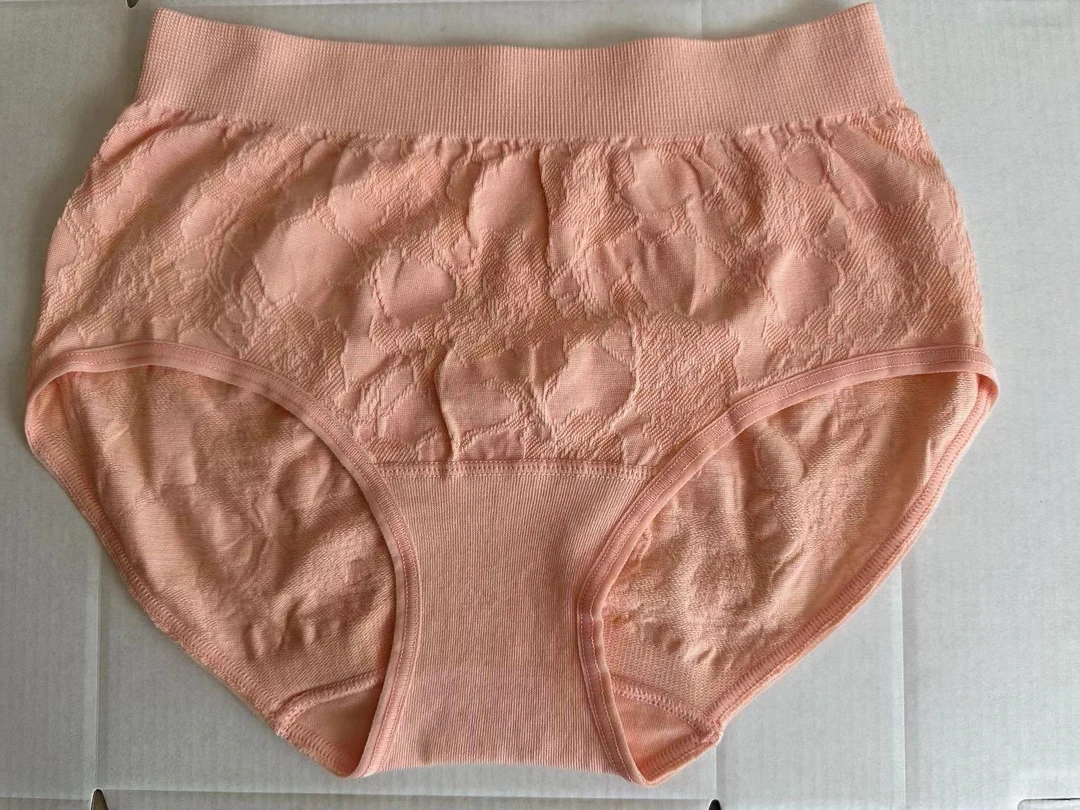 女士内裤舒适透气无缝中腰高弹美体YT-003