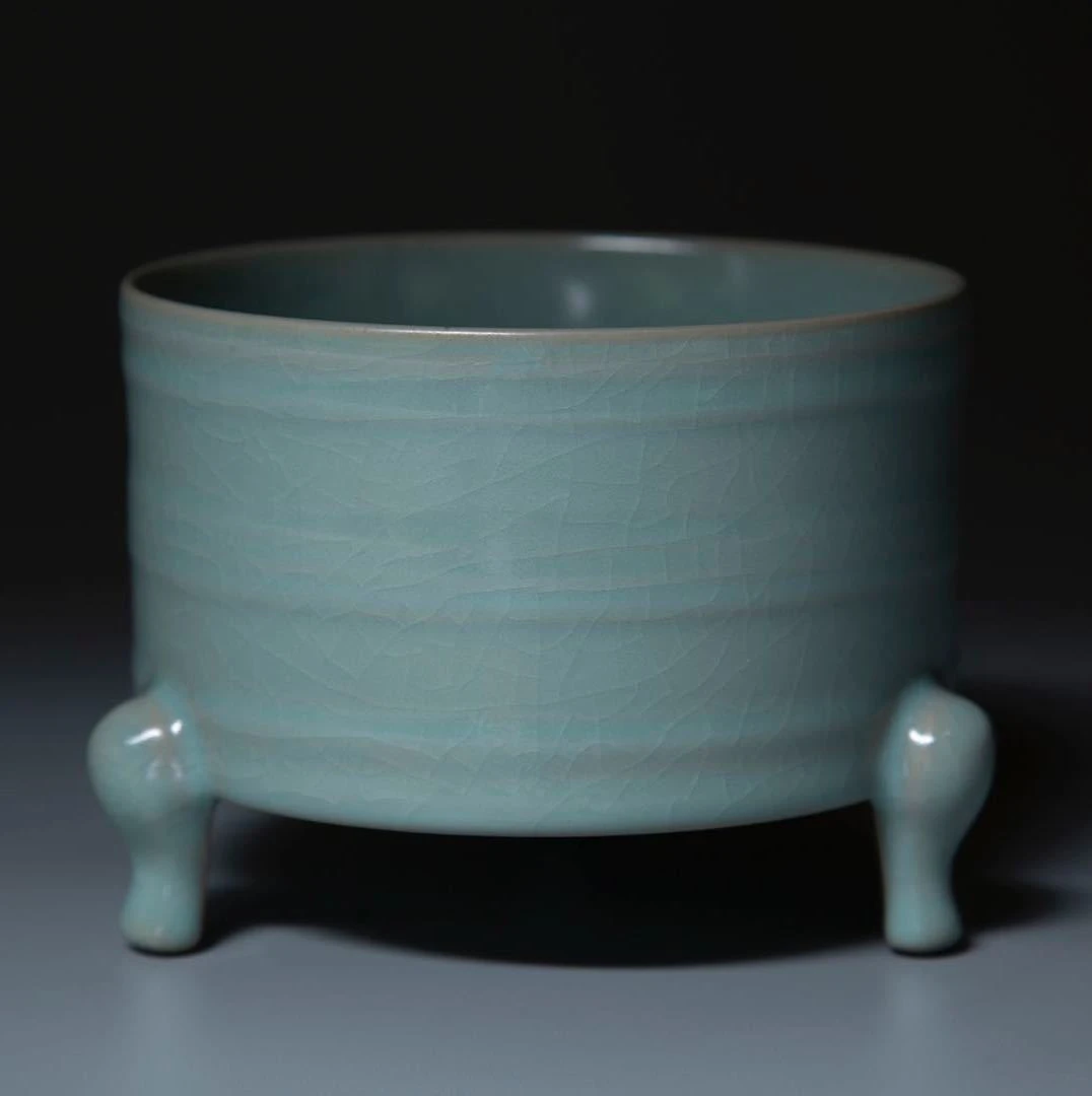 手工拉胚玄纹尊（汝瓷原矿釉）