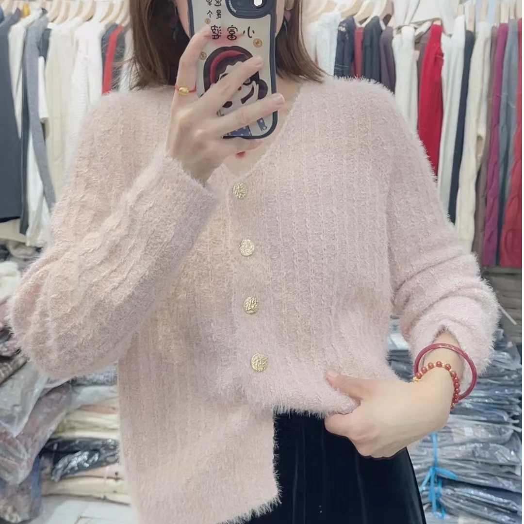 王晓家短款毛毛针织毛衫