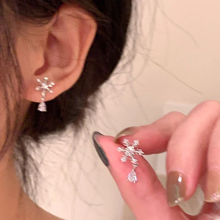 合金耳饰 气质款个性长款百搭小众设计秋冬精致简约设计感ins温柔
