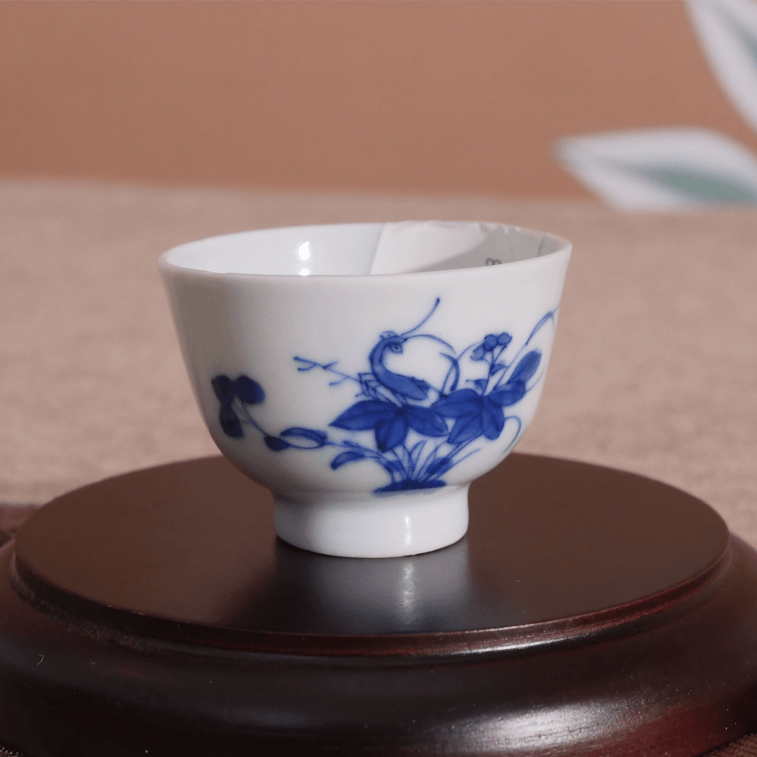 KC1J5T2QDY青花花卉螳螂纹小杯