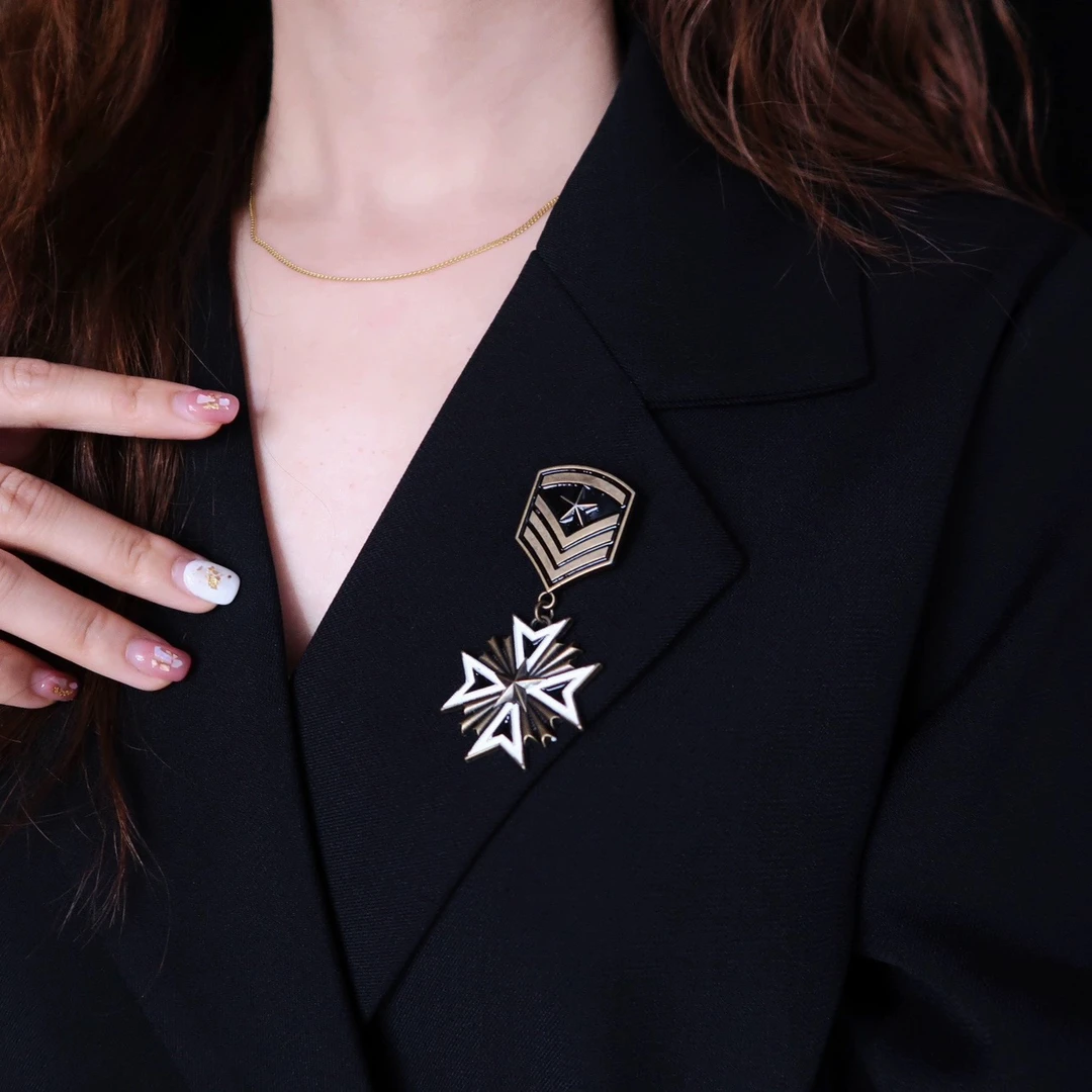 时尚女西装胸章复古英伦风徽章配饰个性潮流吊坠勋章西服胸花
