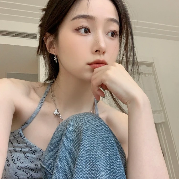 铜合金耳饰 AL4131甜酷辣妹耳环耳扣小众设计感高级十字耳圈耳饰