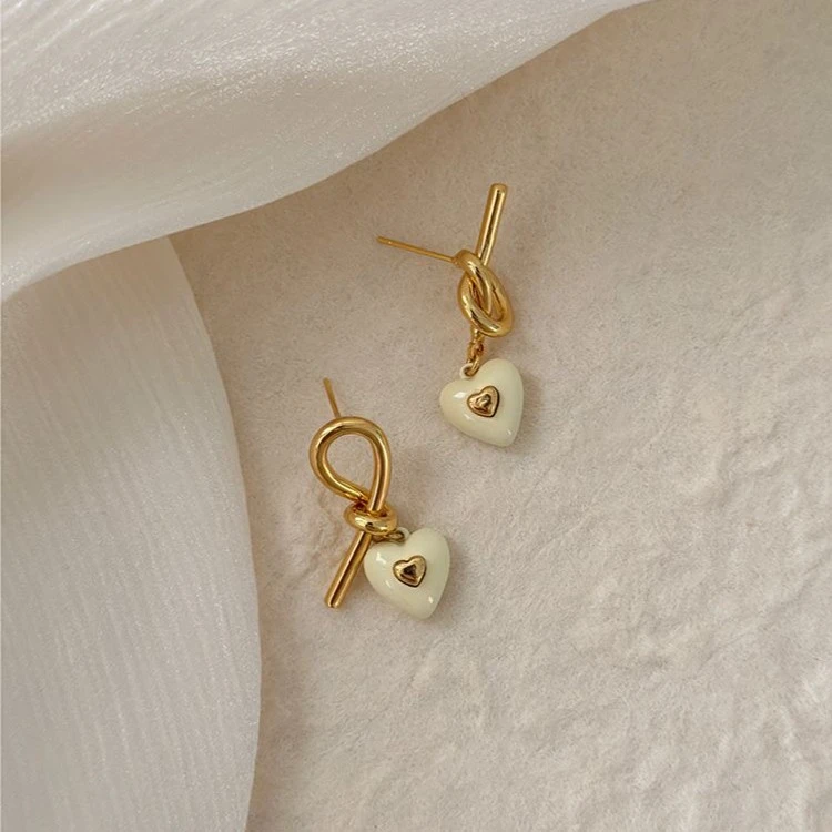 铜合金耳饰 AL4428 不对称爱心耳环小众设计感高级气质长款耳坠