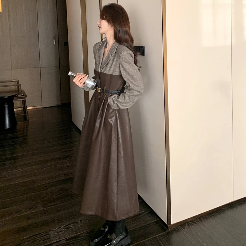 PU皮拼接长袖连衣裙女2025春秋新款气质收腰设计感西装领A字长裙