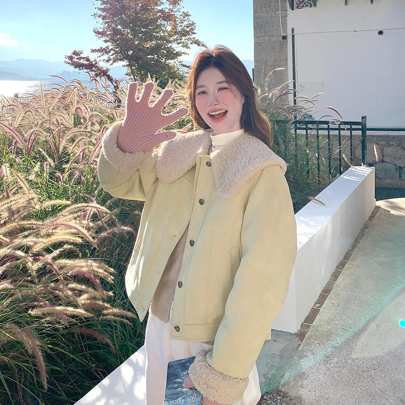 麂皮绒羊羔毛大翻领羽绒服女2024冬季新款皮毛一体短款白鸭绒外套