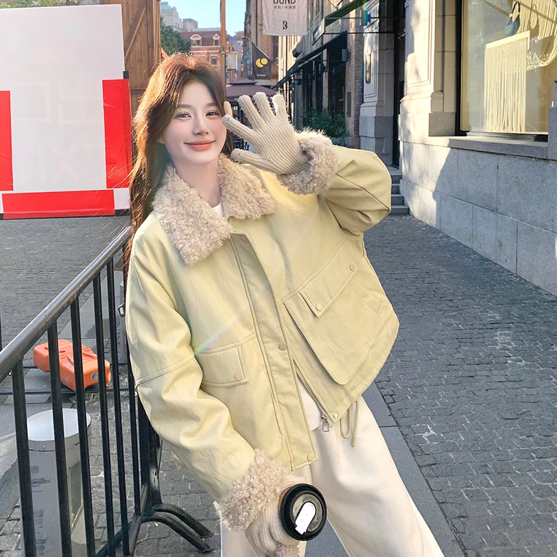 奶fufu黄色羊羔毛领羽绒服女冬季2025新款加厚白鸭绒内胆短款外套