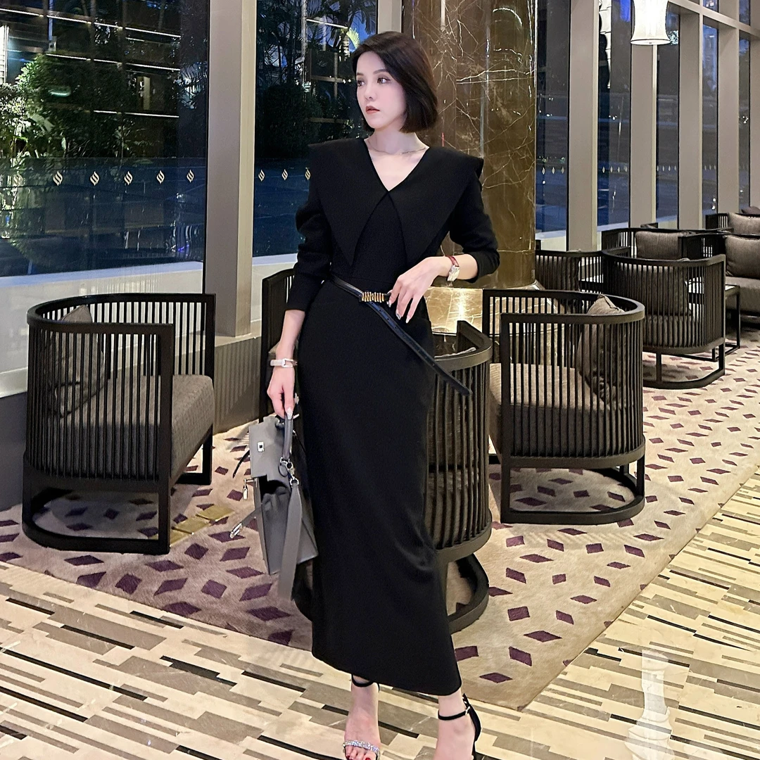 一沐赫本风黑色修身收腰显瘦优雅长袖小黑裙法式轻奢名媛连衣裙