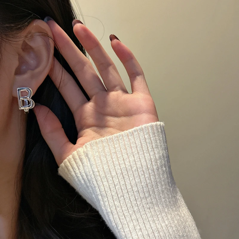 925银耳饰 韩版字母B型重工时尚耳扣简约韩系博主穿搭气质网红
