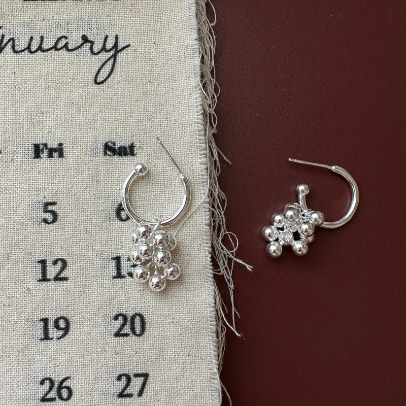 925银耳饰 韩版小众设计感葡萄耳环复古简约INS时尚百搭气质
