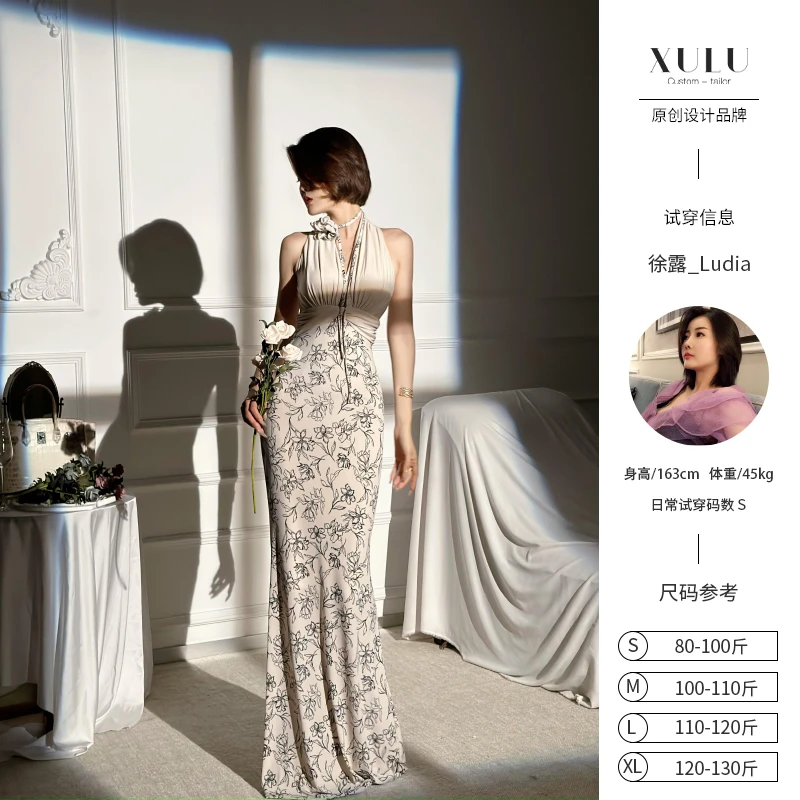 XULU原创气质水晶麻印花包臀裙法式性感挂脖式收腰显瘦V领连衣裙