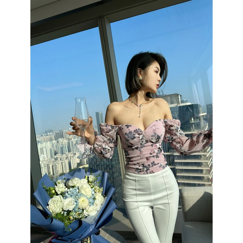 XULU原创进口压胶碎花网布印花抽褶复古气质修身泡泡袖大方领上衣