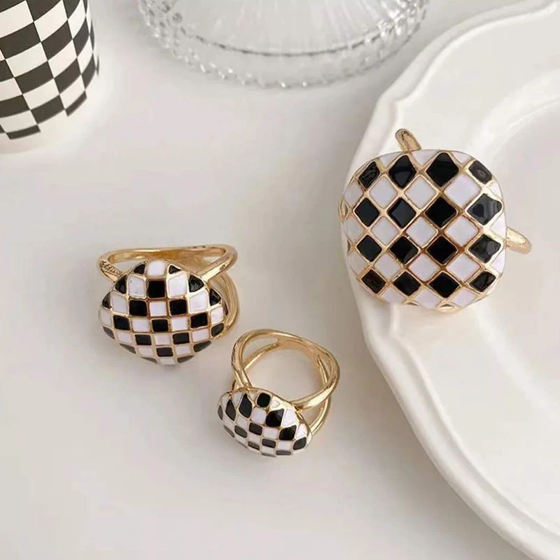 新款丝巾扣风衣扣大衣扣棋格多功能打蝴蝶结大小方巾打结韩版配饰