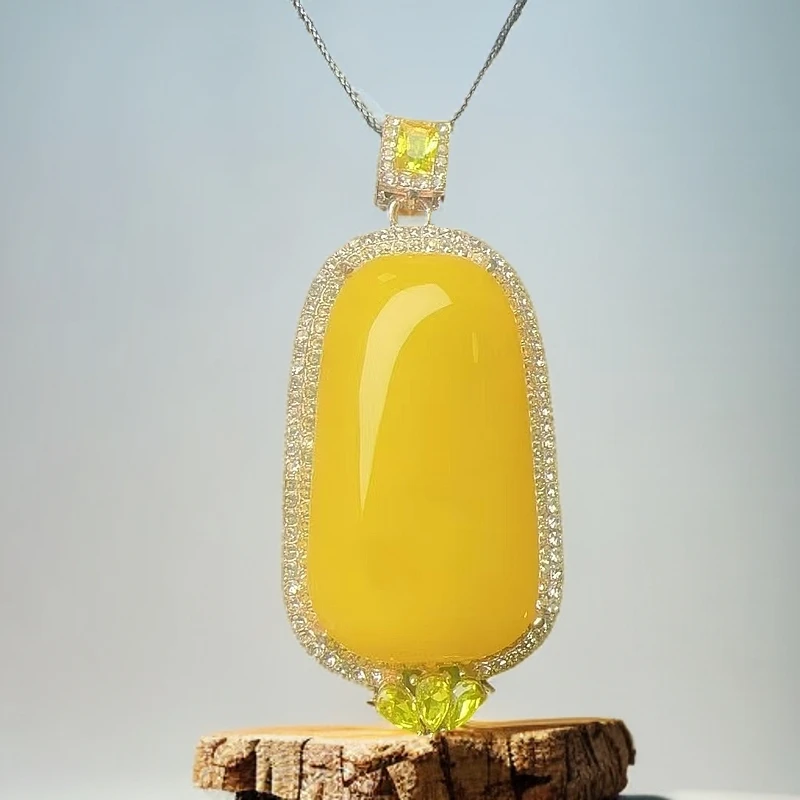 黄面包无事牌带锁骨链皮绳