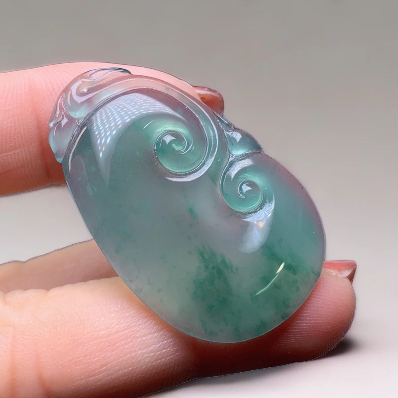 天然翡翠a货高冰种晴底飘绿如意玉挂件吊坠