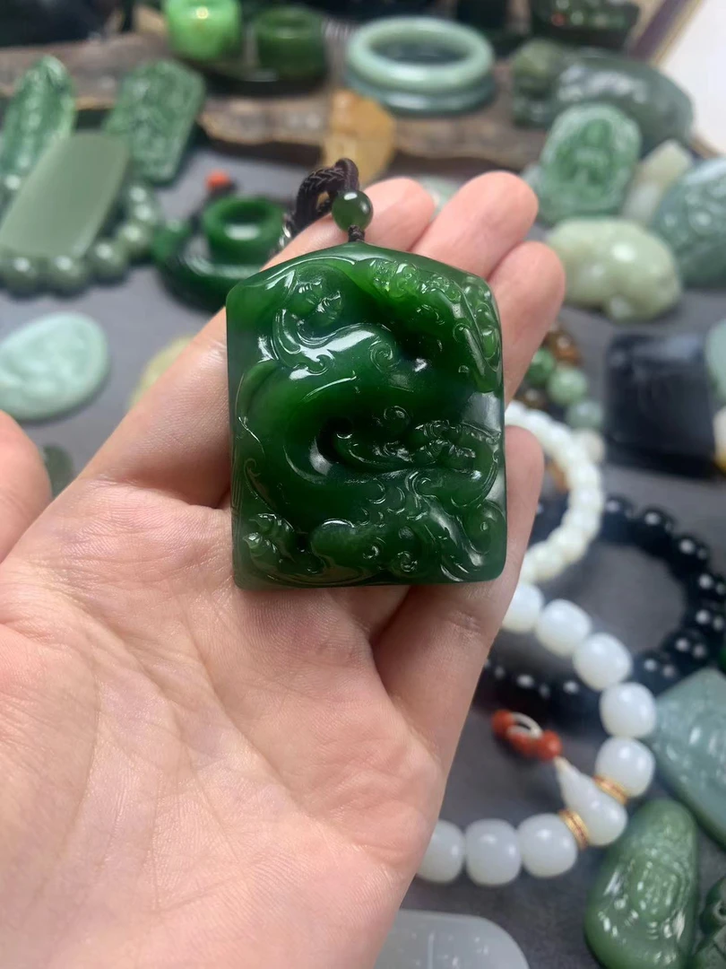 和田玉碧玉螭龙挂件