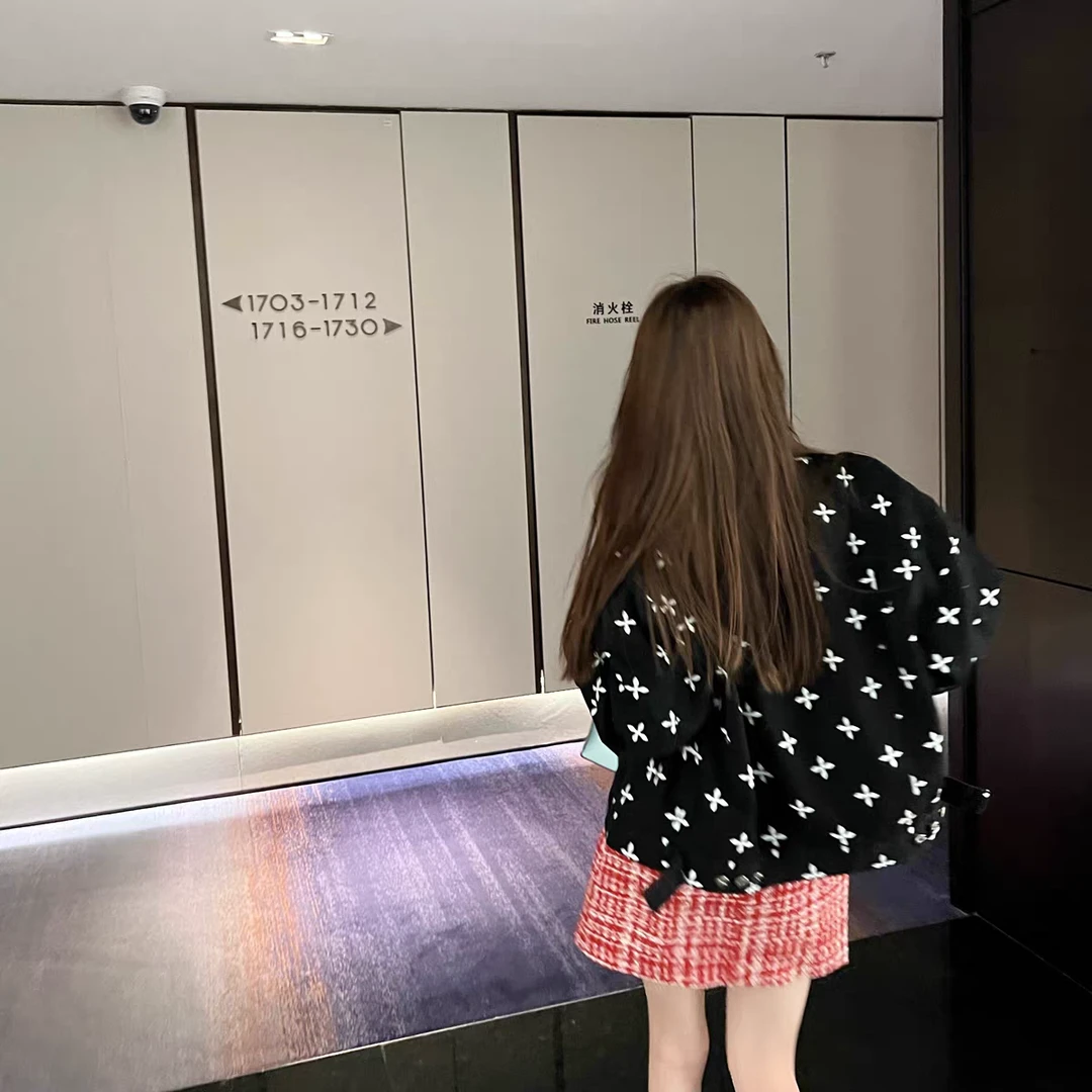 辣姐云仓潮牌超值十字牛仔外套E016