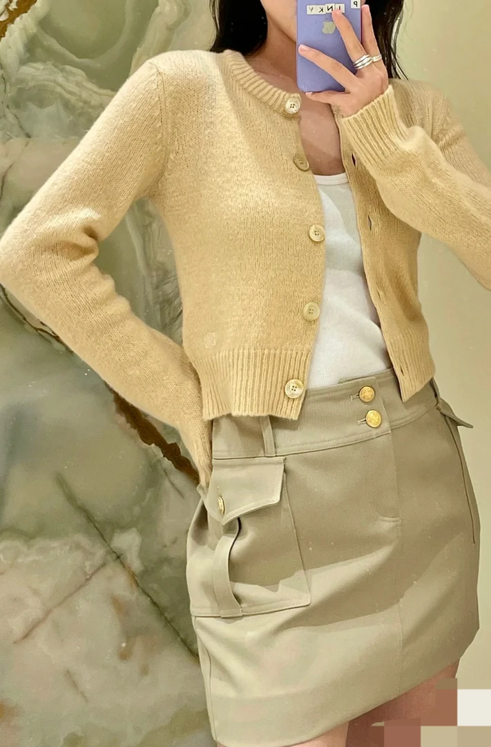 Celine/思琳 bb0049 黄色logo开衫 S码