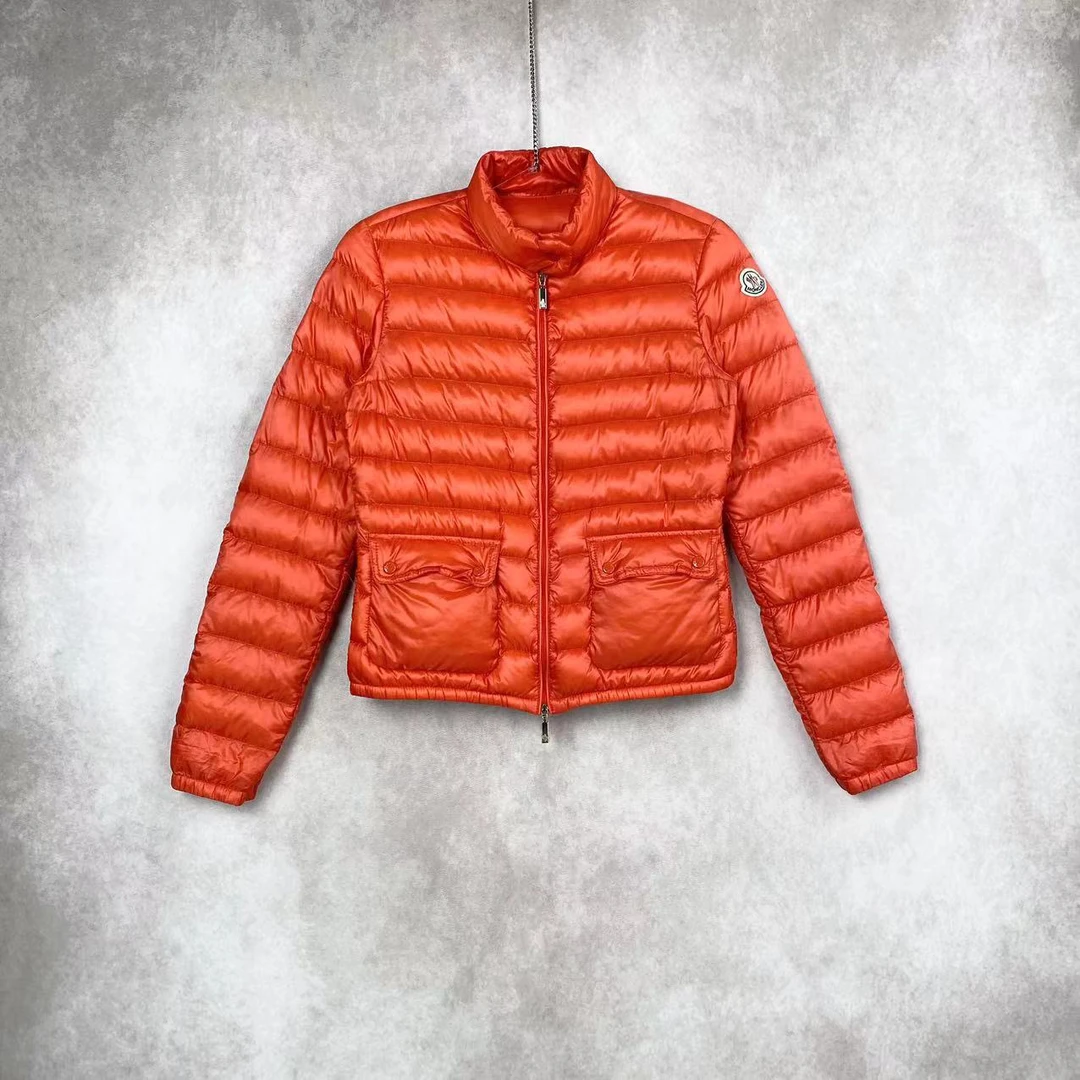 MONCLER yf751  橙色袖标logo羽绒服 0码 公价7500 无配95新